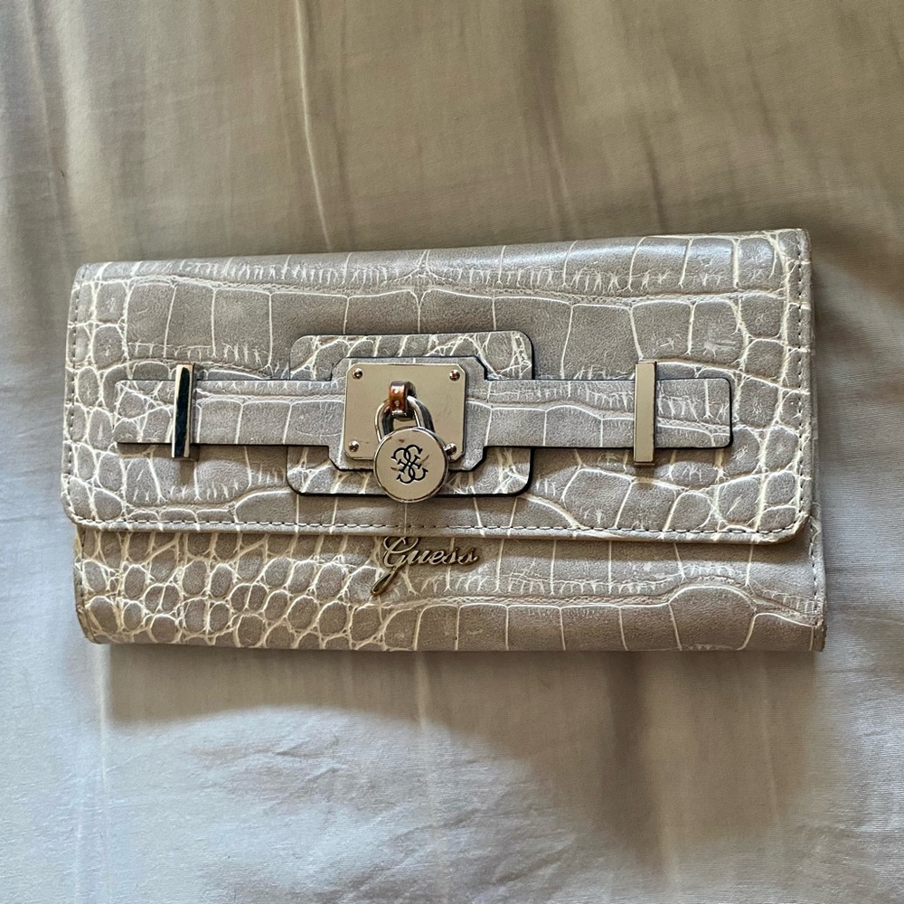 Guess Wallet (Gray)